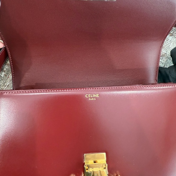 *NEW* Fall 2024 Celine Classic Triomphe bag in shiny calfskin (Burgundy) - Picture 3 of 7